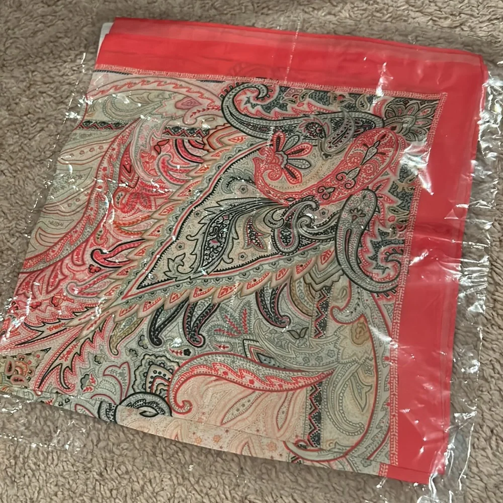 Orvis Paisley Printed 100% Silk Scarf 20“x20“_2